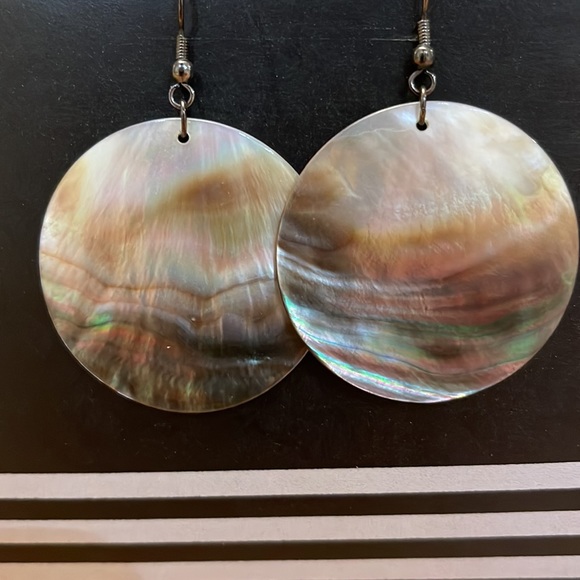 Abolone Earrings Iridescent Shell round bohemian Earrings - Picture 6 of 8